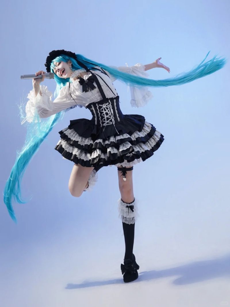 ảnh cosplay miku nakano thần thái