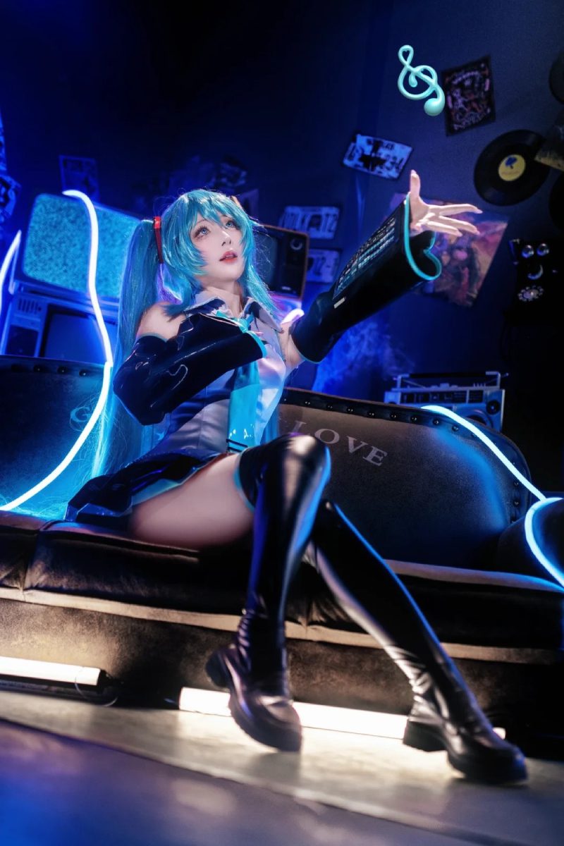 cosplay miku nakano ngoài đời thật