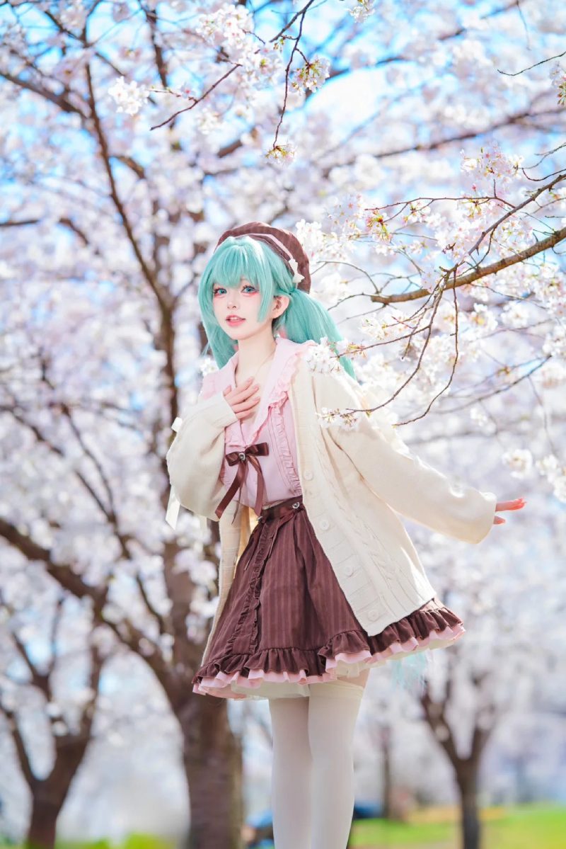 ảnh cosplay miku nakano thu hút ánh nhìn