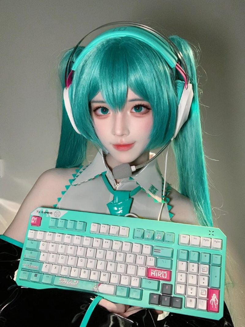 hình cosplay miku nakano gợi cảm