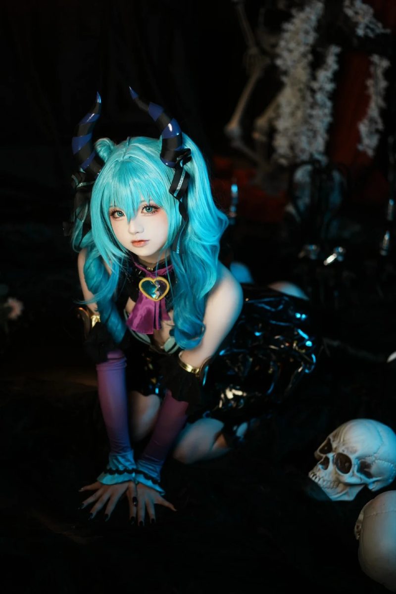 cosplay miku nakano trong quintuplets