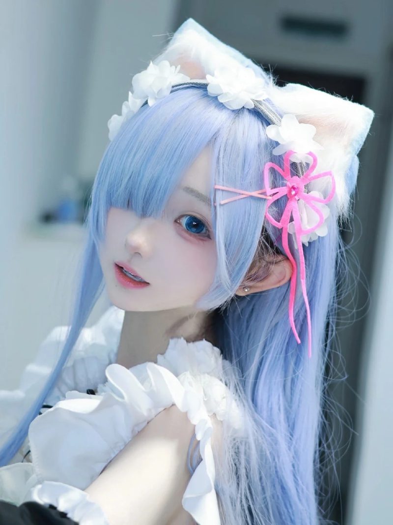 Cosplay anime nữ hoàng quyến rũ với thần thái cuốn hút