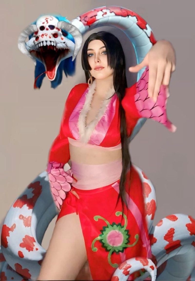 Ảnh cosplay Boa Hancock quyến rũ như bản gốc