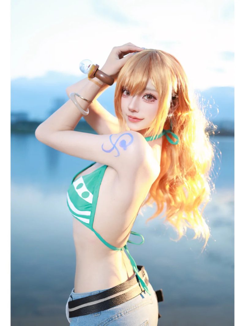 cosplay Nami với cặp tóc đặc trưng