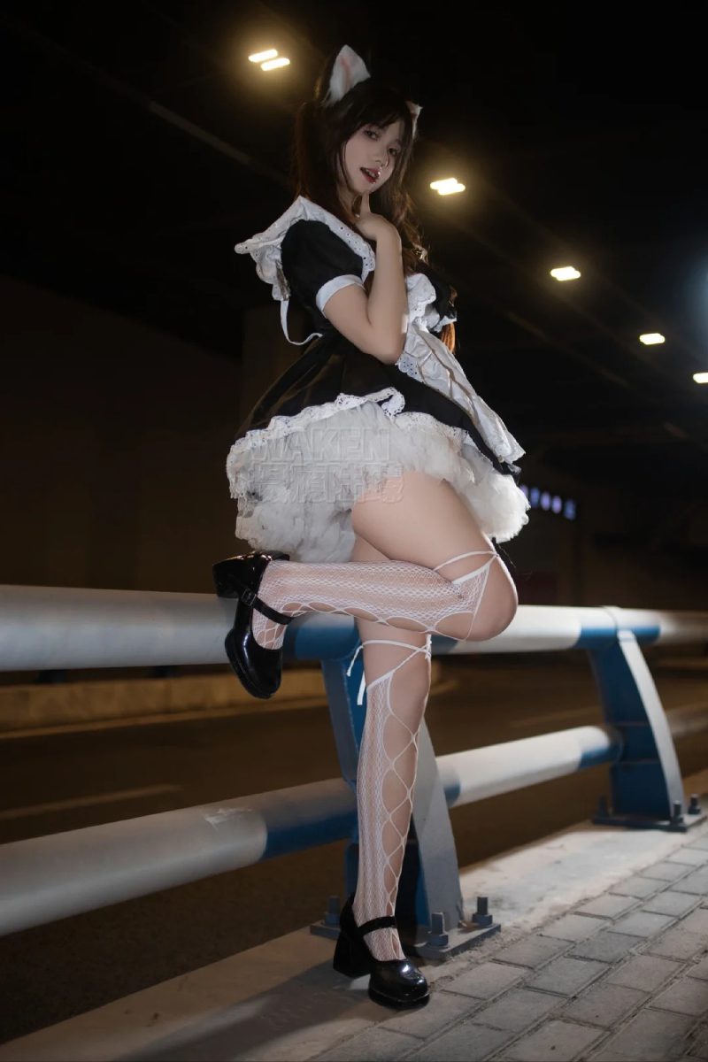cosplay hầu gái gợi cảm