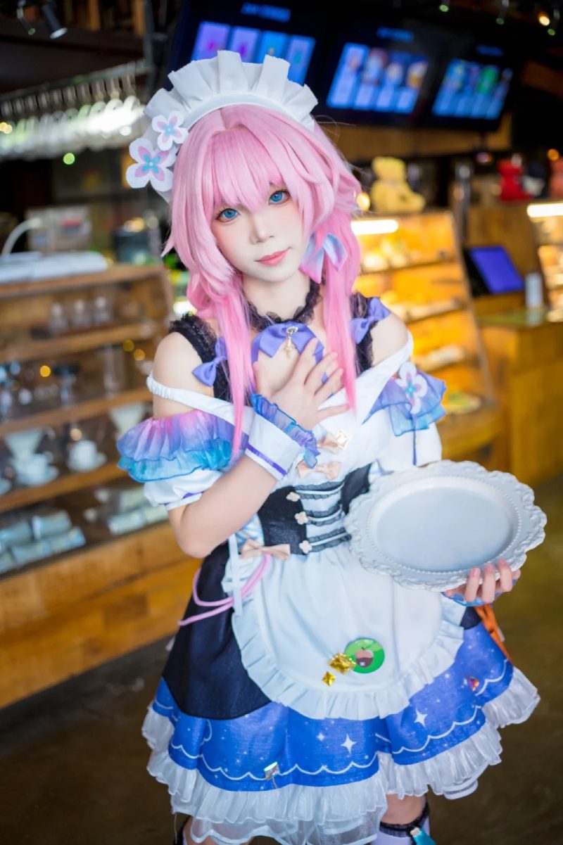 cosplay hầu gái anime