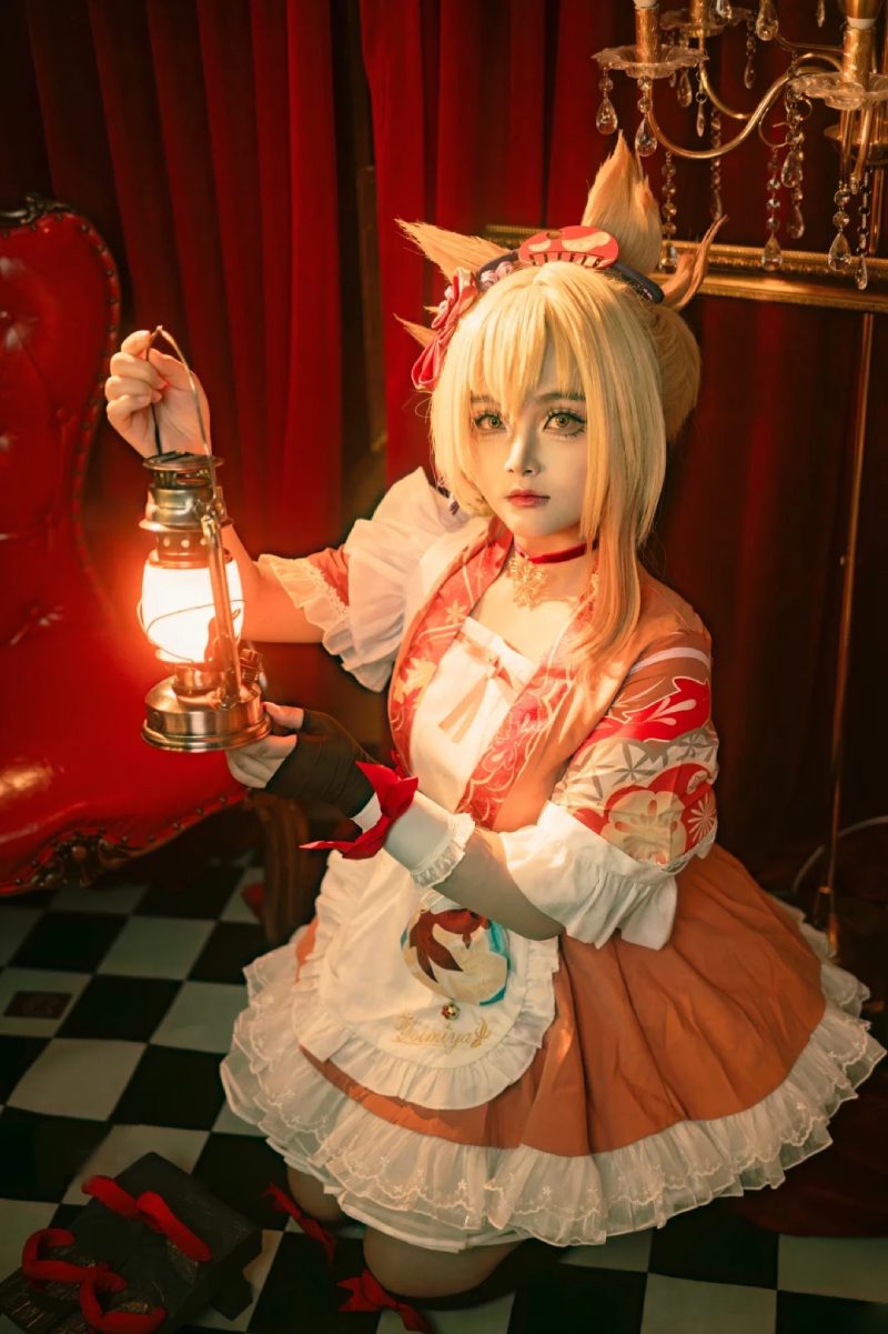 cosplay hầu gái cổ điển