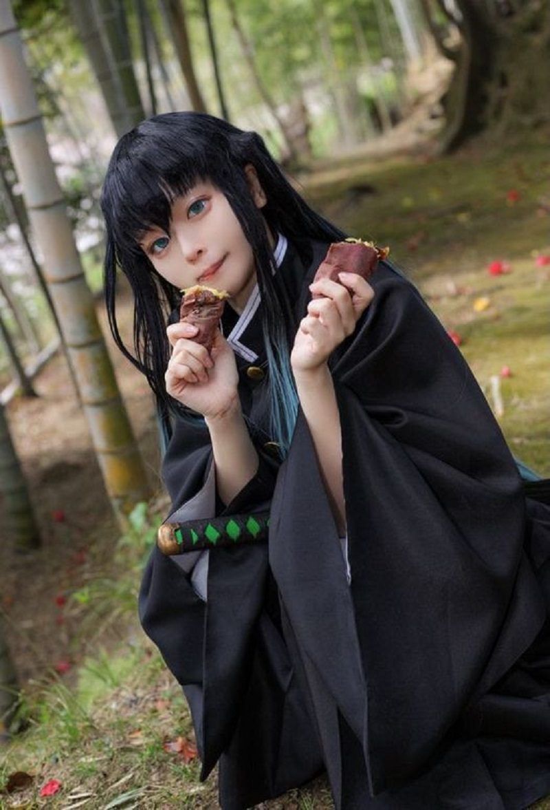 ảnh cosplay muichiro tại hội chợ