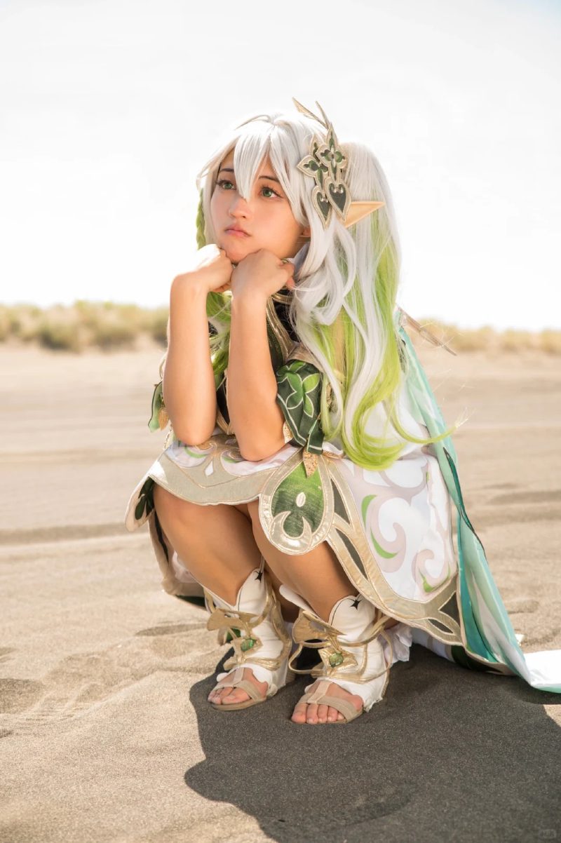 Nahida cosplay Genshin Impact fan