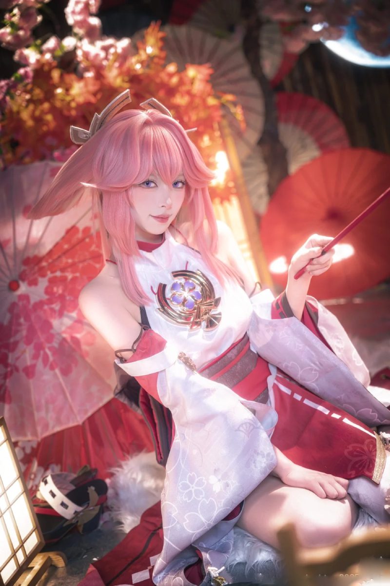 bộ ảnh cosplay yae miko trong genshin impact