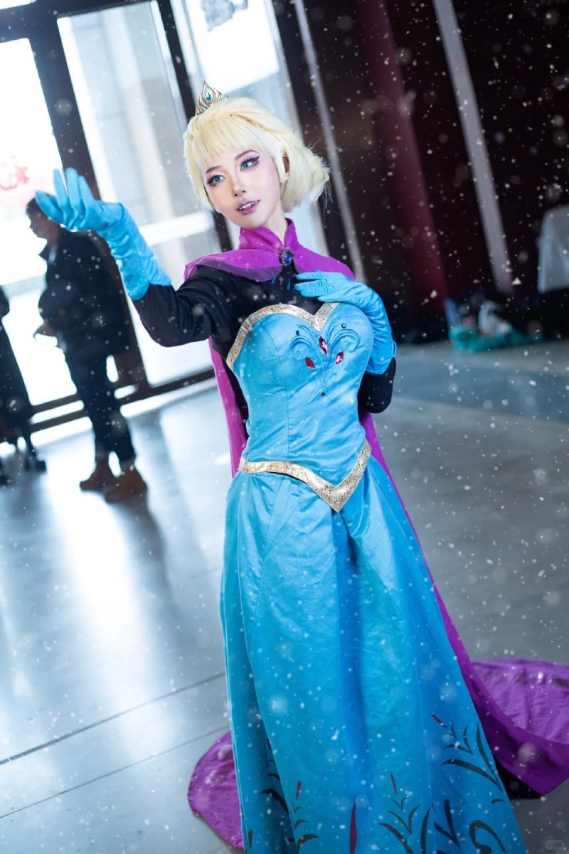 Elsa Anna cosplay đẹp nhất