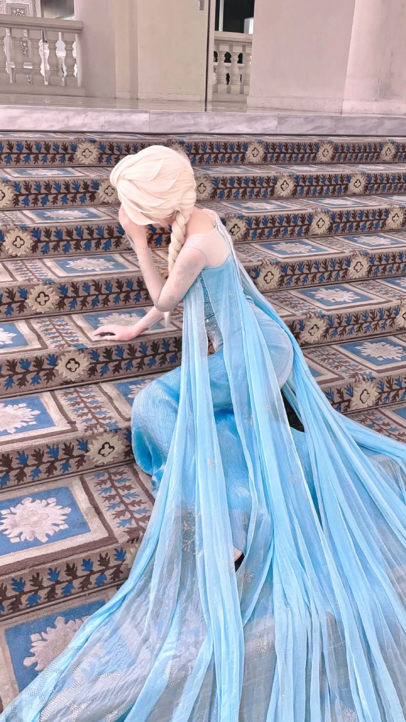 Cosplay Elsa Anna tinh tế và đầy cảm hứng