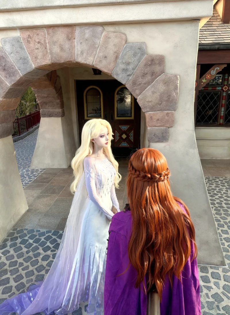 Tạo hình cosplay Elsa Anna đầy sáng tạo