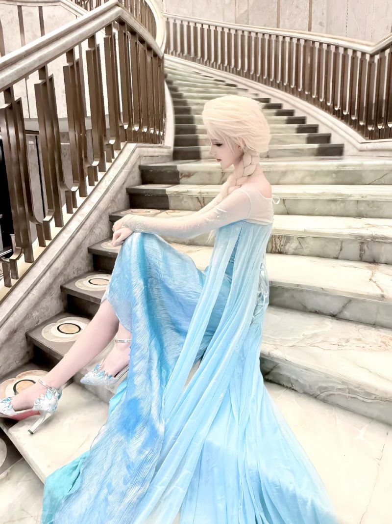 Cosplay Elsa Anna kiểu mới