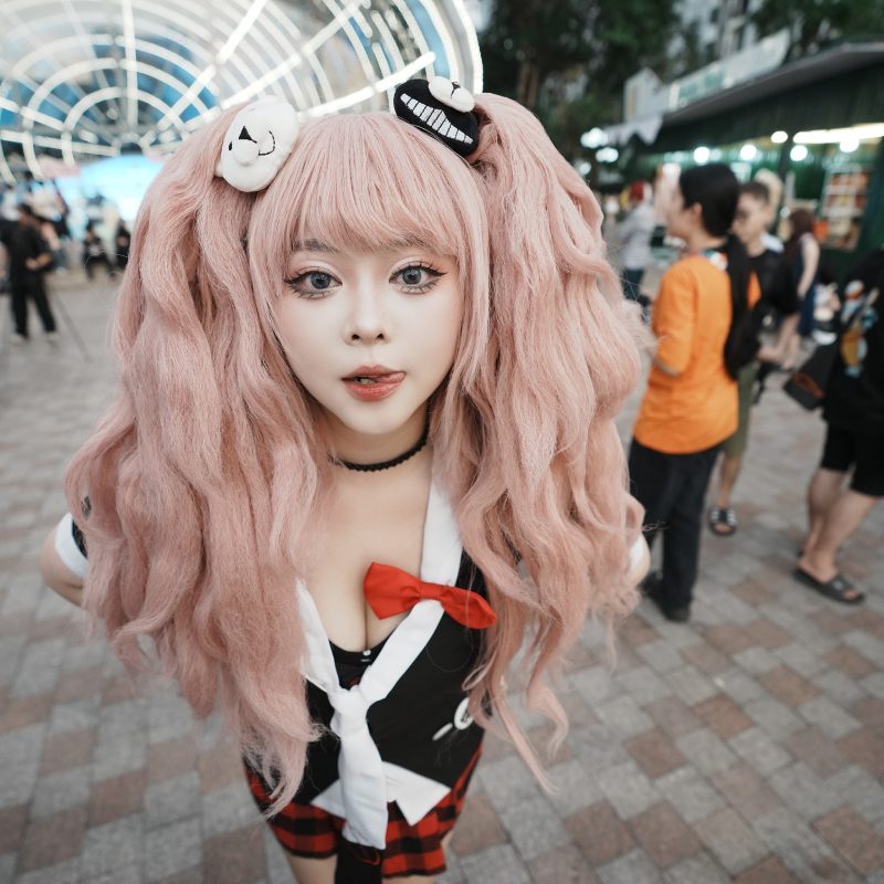 gái cosplay anime tạo dáng đẹp