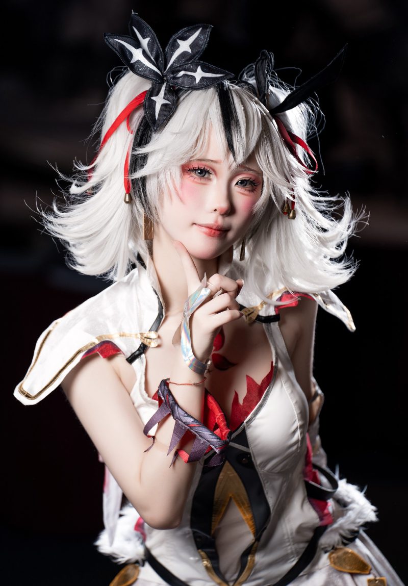 cosplayer anime nữ thần thoại