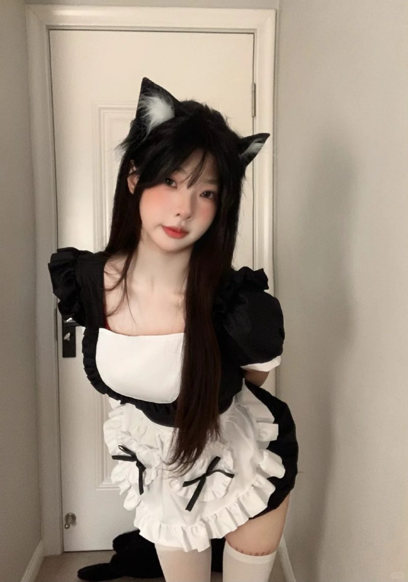 cosplay hầu gái
