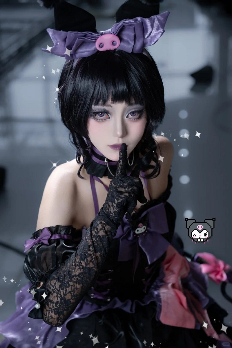 tạo dáng cosplay kuromi