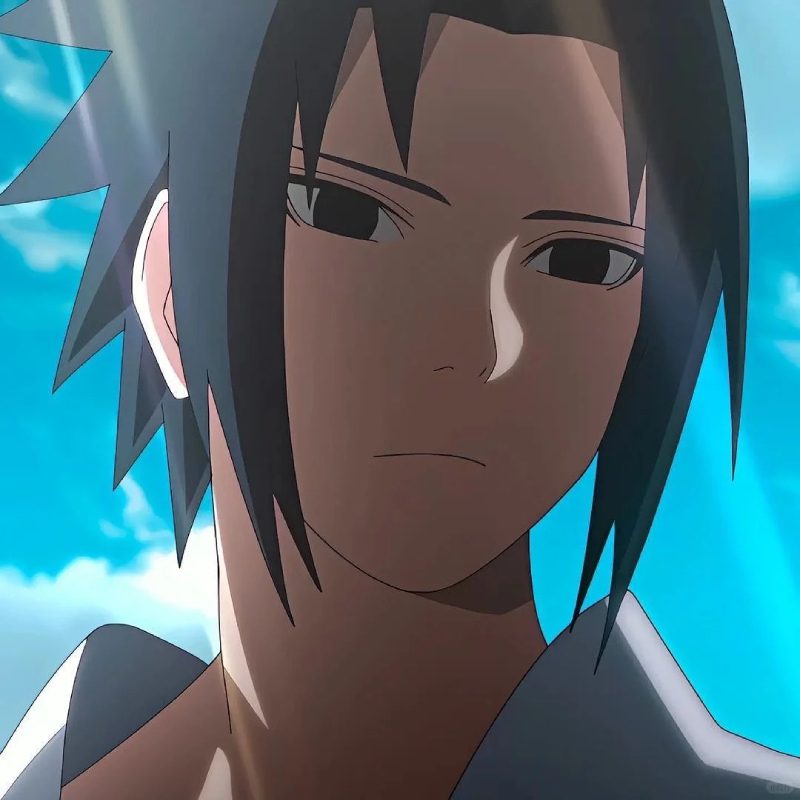 Sasuke anime với chakra mạnh mẽ 