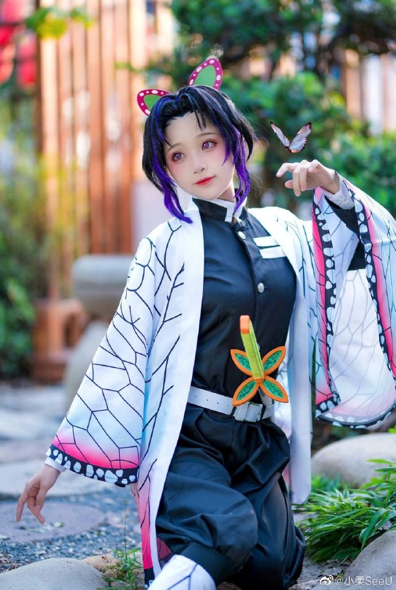 Shinobu cosplay đẹp nhẹ nhàng
