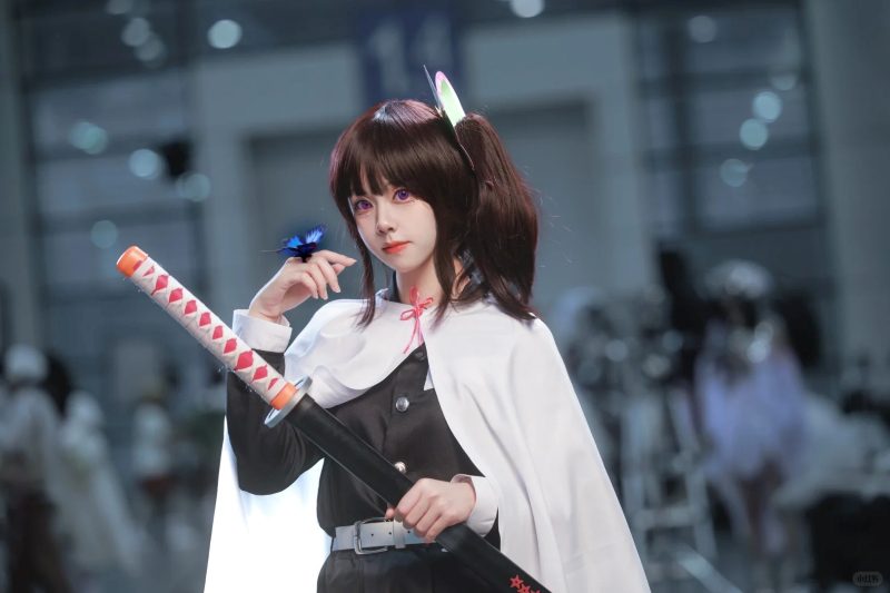 Shinobu cosplay phiên bản sexy 