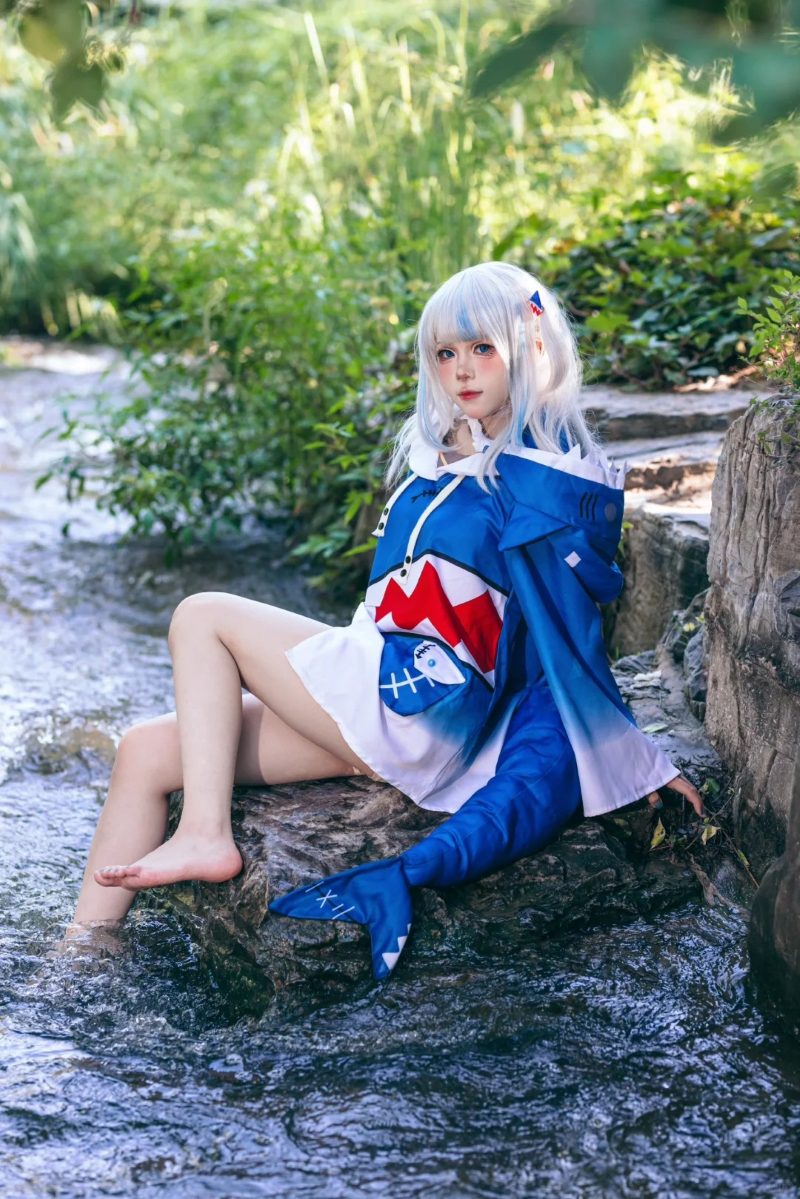 Yaoyaoqwq cosplay Gawr Gura cực dễ thương