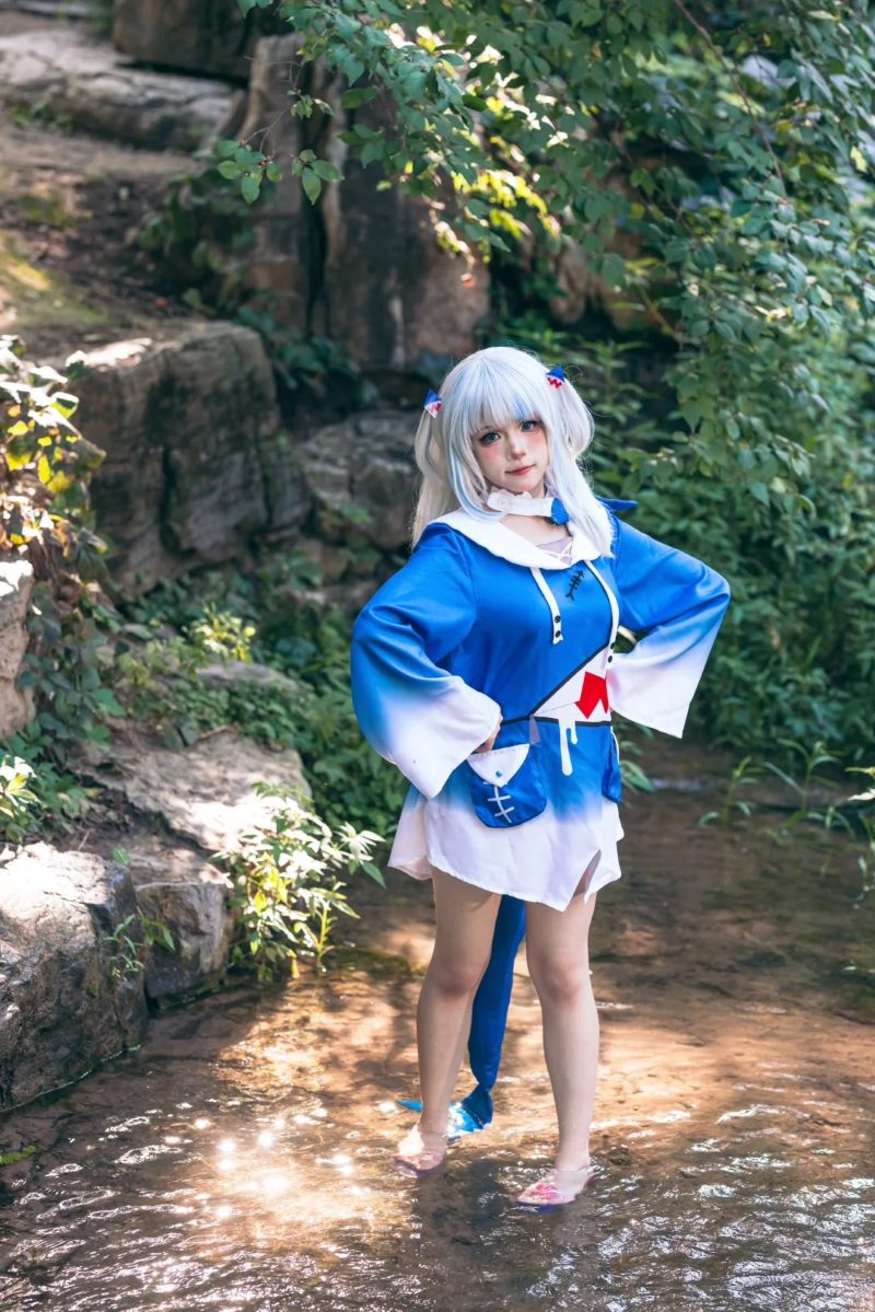 Gawr Gura cosplay đẹp của Yaoyaoqwq