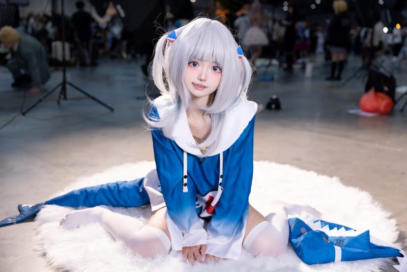 Yaoyaoqwq Gawr Gura cosplay tuyệt đẹp