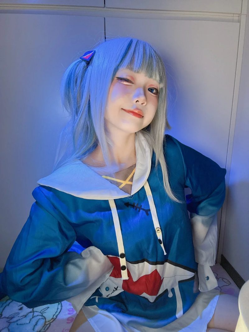 Yaoyaoqwq cosplay Gawr Gura nổi bật 