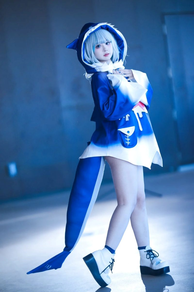 Ảnh cosplay Yaoyaoqwq Gawr Gura ấn tượng 