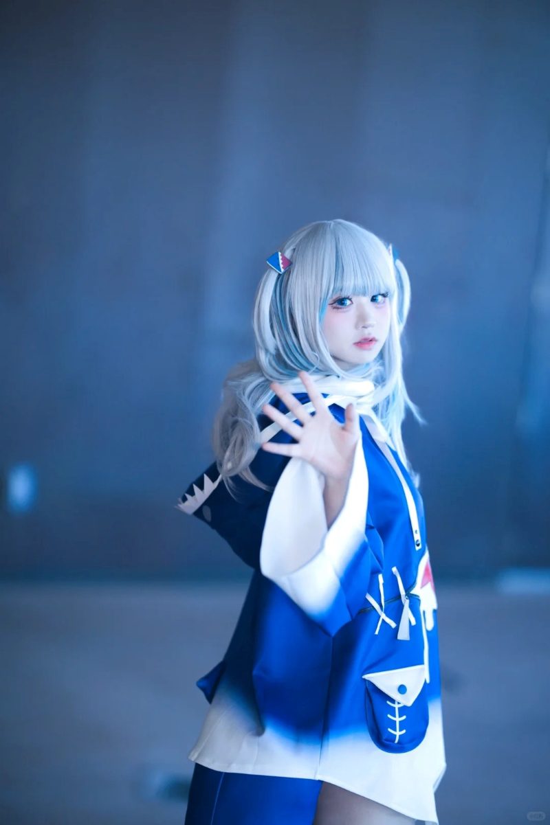 Yaoyaoqwq cosplay Gawr Gura full outfit 