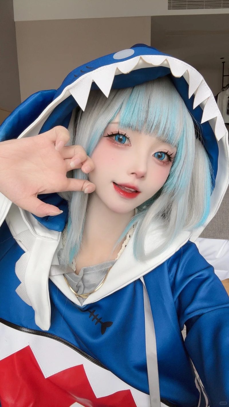 Bộ ảnh Gawr Gura cosplay của Yaoyaoqwq sắc nét 