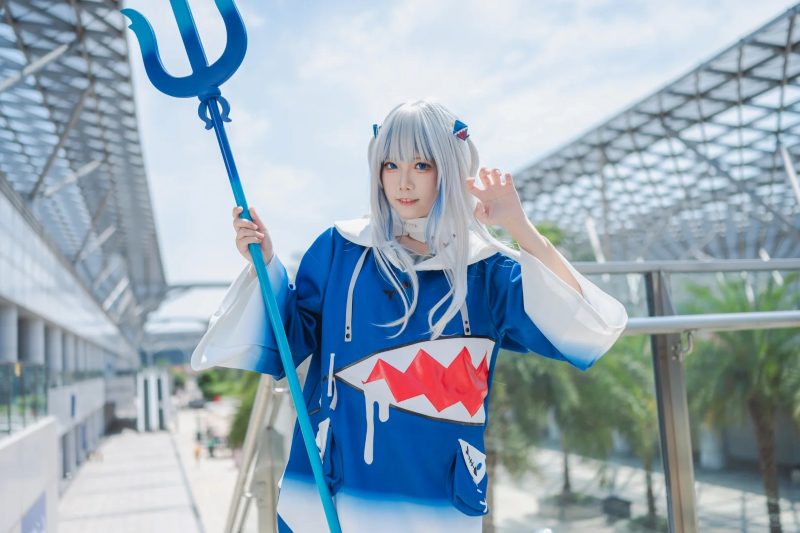 Yaoyaoqwq cosplay Gawr Gura sắc sảo, xinh đẹp 