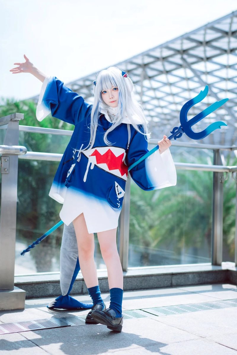 Cosplay Gawr Gura by Yaoyaoqwq 