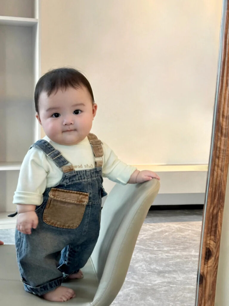 ảnh bé trai đáng yêu 18