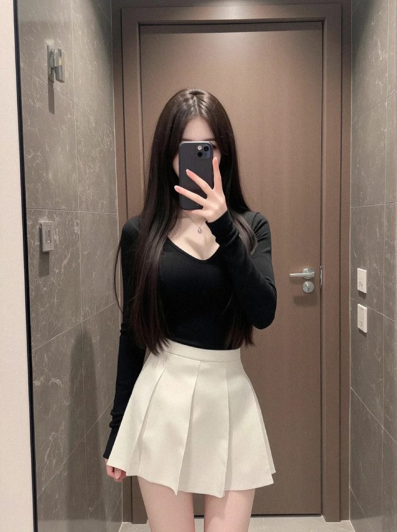 ảnh chụp trước gương che mặt nữ 26