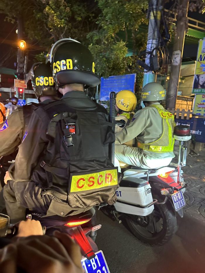 ảnh công an bắt xe 12