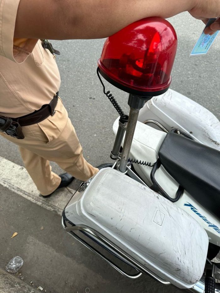 ảnh công an bắt xe 14