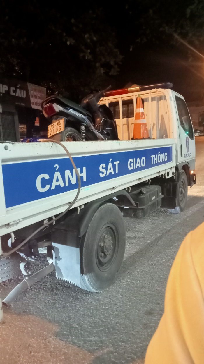 ảnh công an bắt xe 17