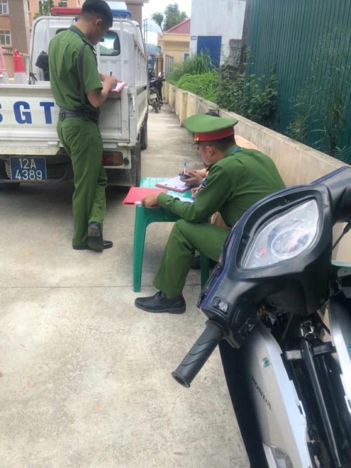 ảnh công an bắt xe 24