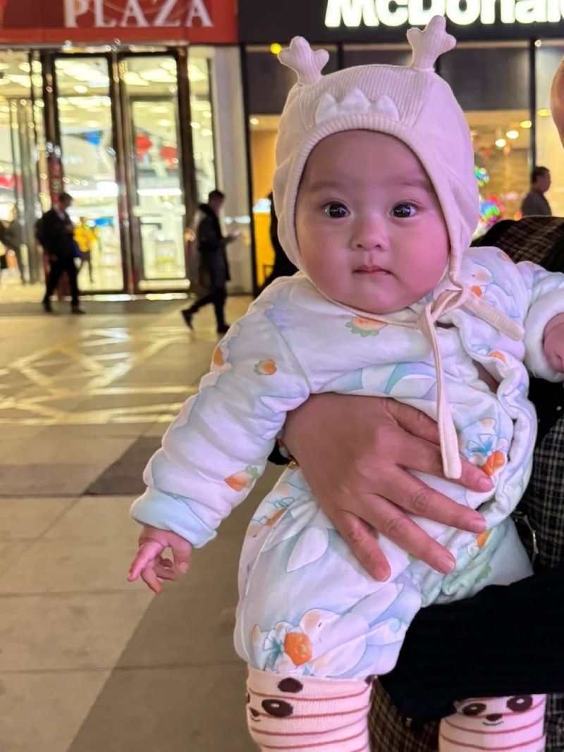 ảnh em bé trai đáng yêu