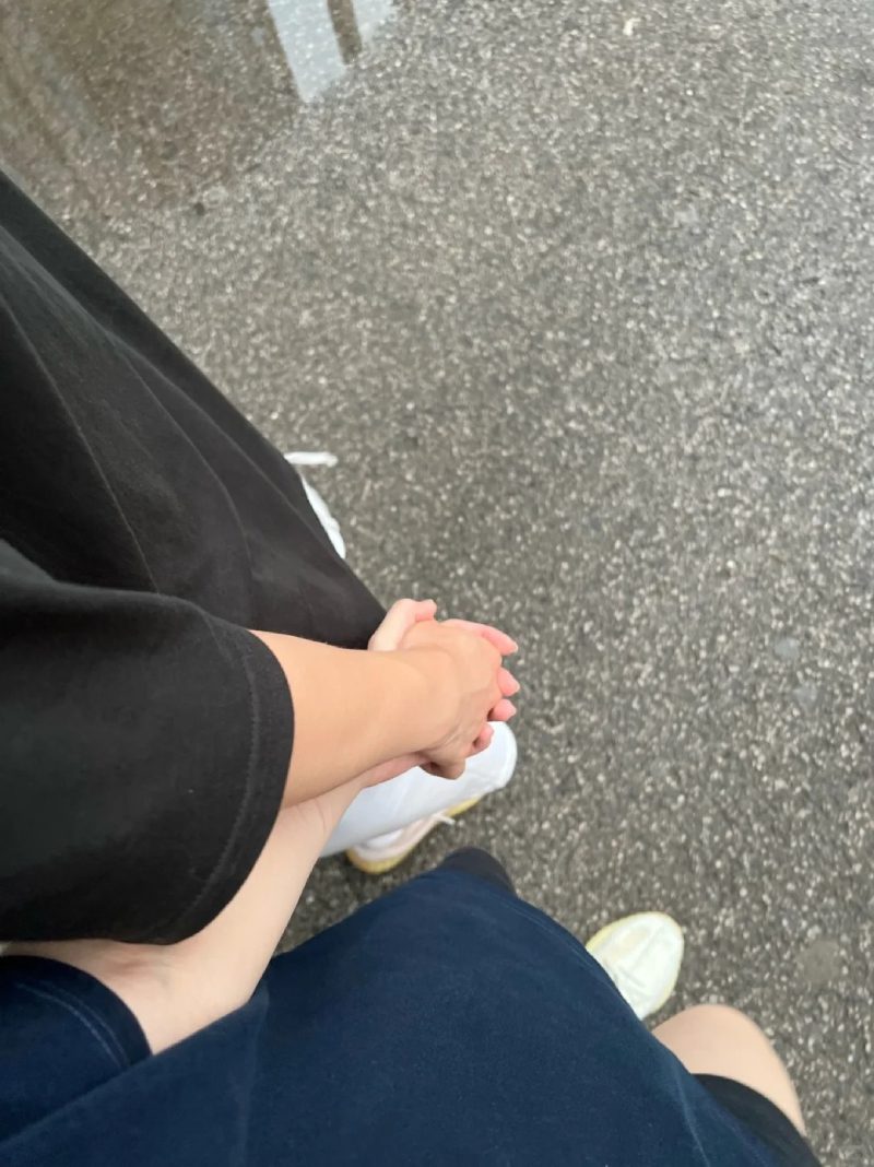 ảnh nắm tay người yêu 16