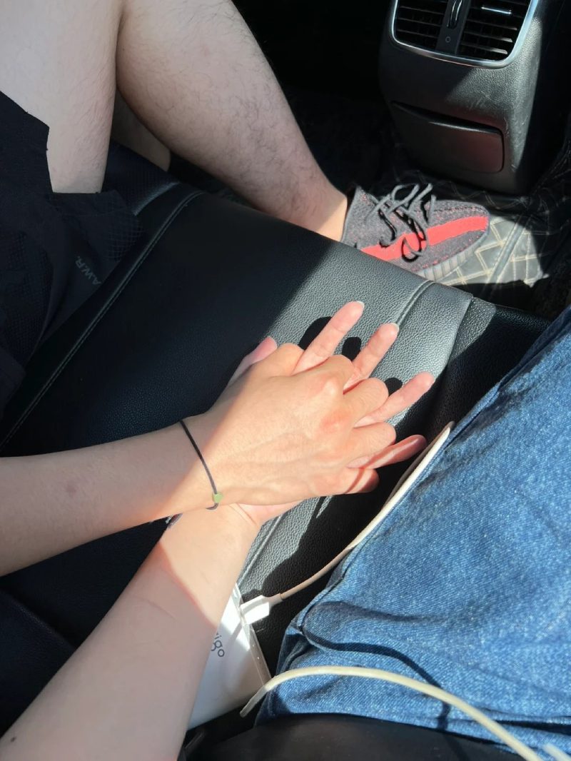 ảnh nắm tay người yêu 17