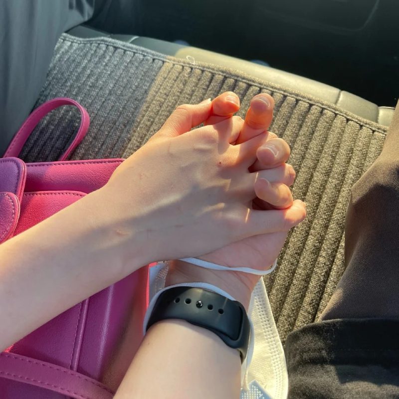 ảnh nắm tay người yêu 18