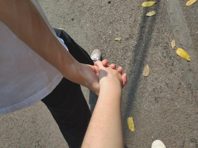 ảnh nắm tay người yêu 27