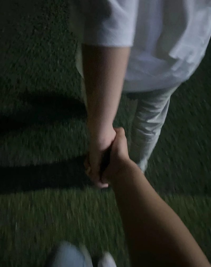 ảnh nắm tay người yêu 28