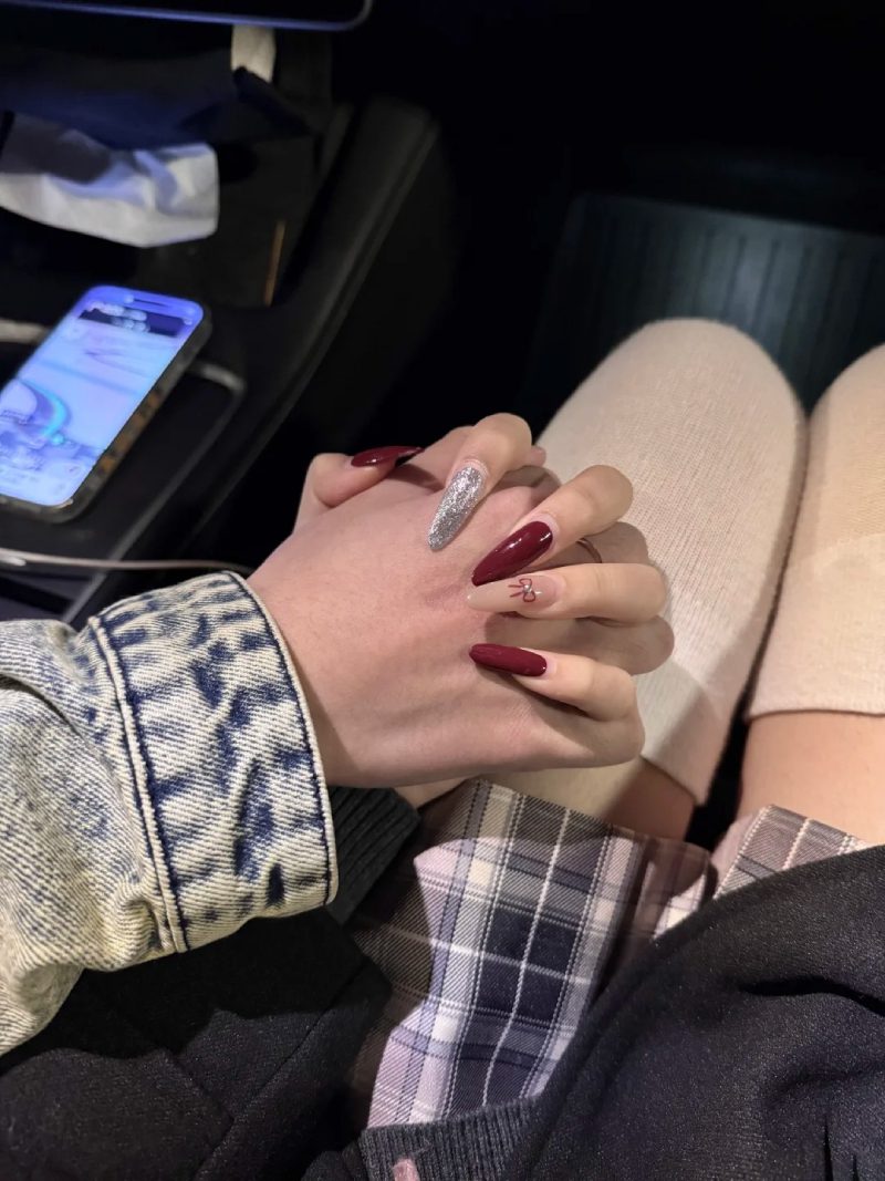 ảnh nắm tay người yêu 37