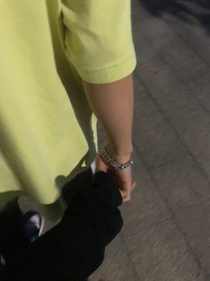 ảnh nắm tay người yêu 8