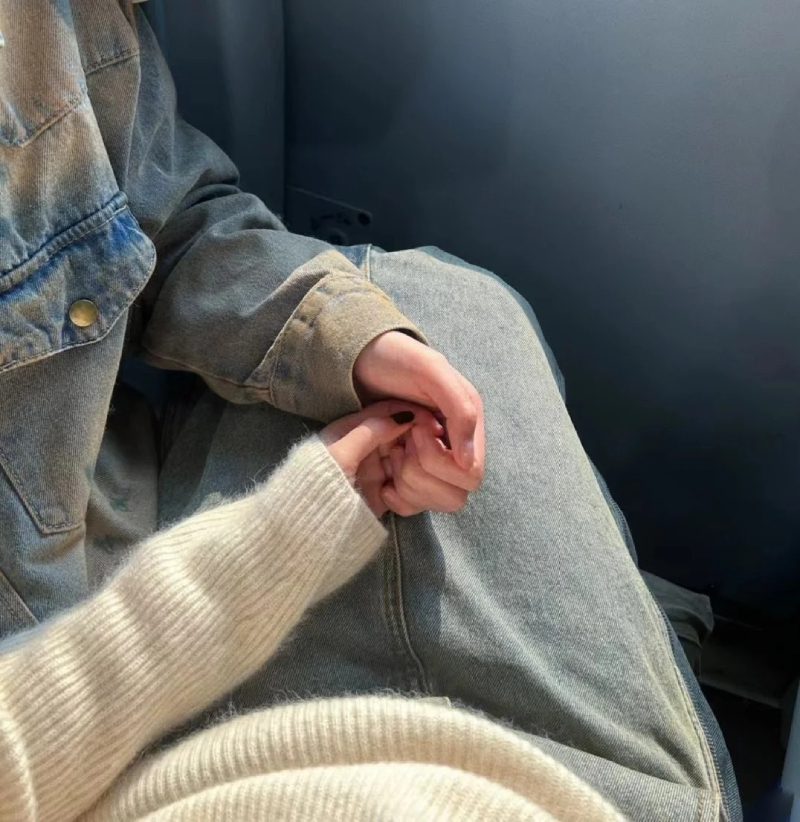 ảnh nắm tay nhau thật 11