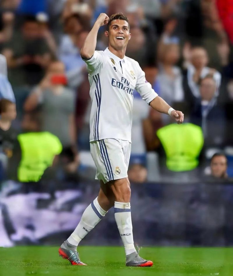 ảnh ronaldo ngầu 12